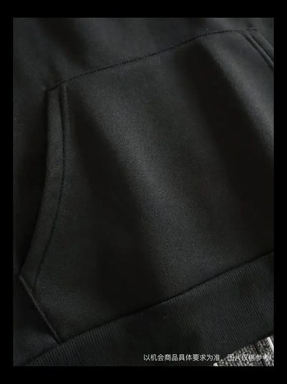 Men’s Layered Plaid Sleeve Hoodie – Trendy Streetwear Pullover with Plaid Hood & Pocket